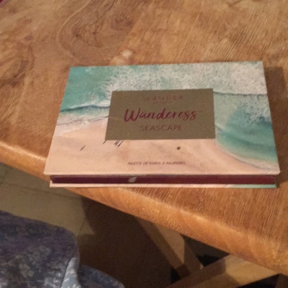 Makeup - Picture 1 of 3